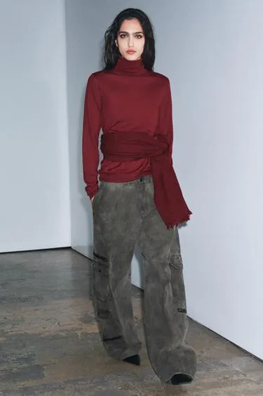 Свитер из шерсти с высоким воротником- Заказать в России