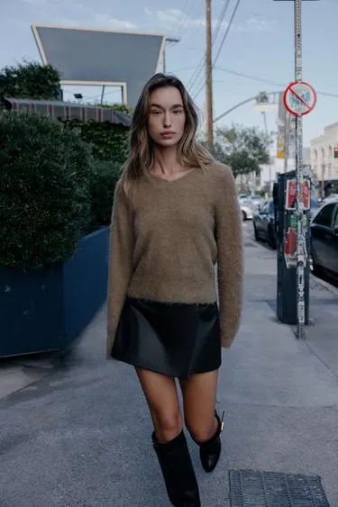 Свитер из ворсистого трикотажа