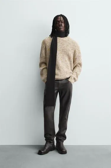 Свитер из рельефной ткани с контрастным узором- Заказать в России