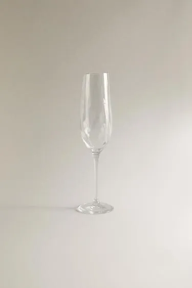 Хрустальный бокал для вина с рельефным дизайном