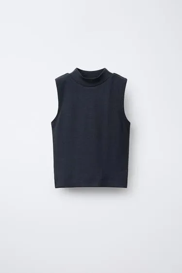 Однотонный топ из модала