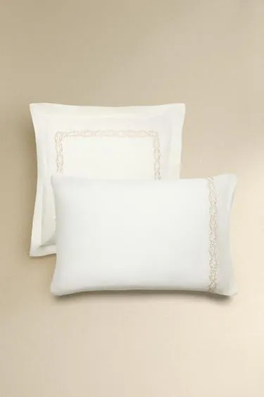 Наволочка из сатина с вышивкой