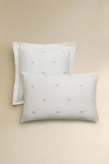 Наволочка из сатина с вышитыми пальмами- Заказать в России