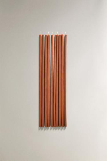 Zara Набор из десяти узких декоративных свечей цвета тоффи