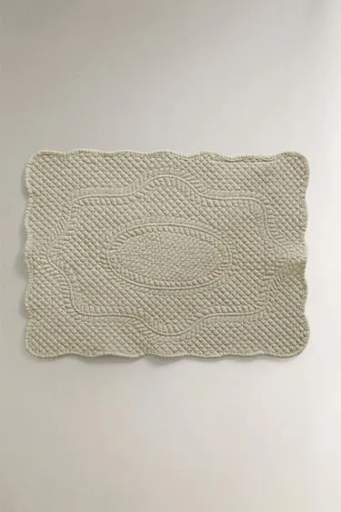 Стежаный подстилка- Заказать в России