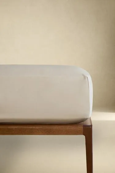 Простыня на резинке из сатина | 30 см (1000 нитей)- Заказать в России