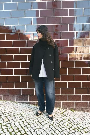 Короткое пальто из смесовой шерсти с воротником-стойкой- Заказать в России