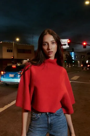 Трикотажный джемпер с широкими рукавами- Заказать в России