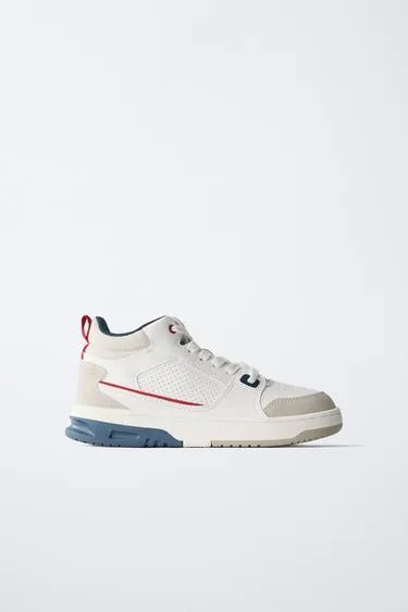 Высокие кроссовки со вставками