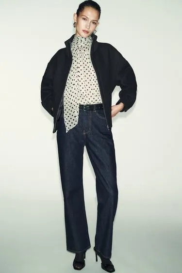 Короткое пальто из смесовой шерсти с воротником-стойкой- Заказать в России