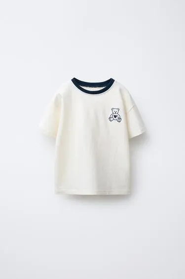 Футболка в стиле преппи с вышивкой «медведь»