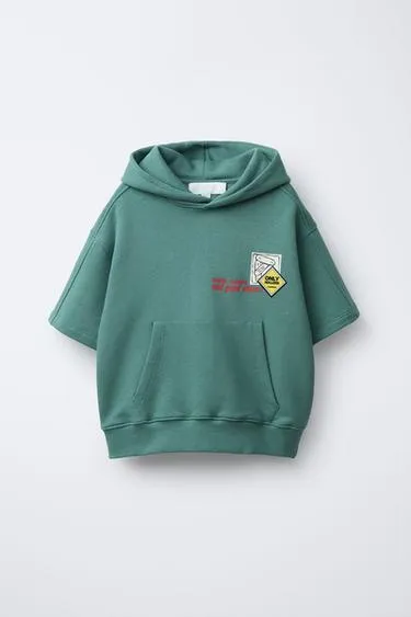 Толстовка с нашивками и коротким рукавом- Заказать в России