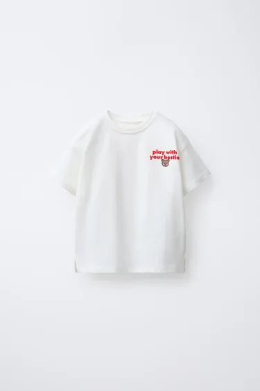 Футболка с рельефным принтом