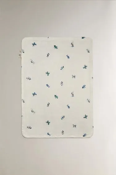 Полотенце для младенцев с микки и минни ©DISNEY- Заказать в России