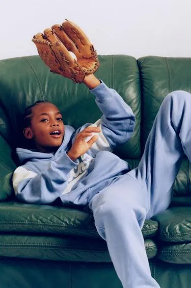 Худи для пробежек с вышивкой- Заказать в России