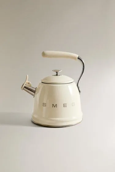 Чайник SMEG со свистком