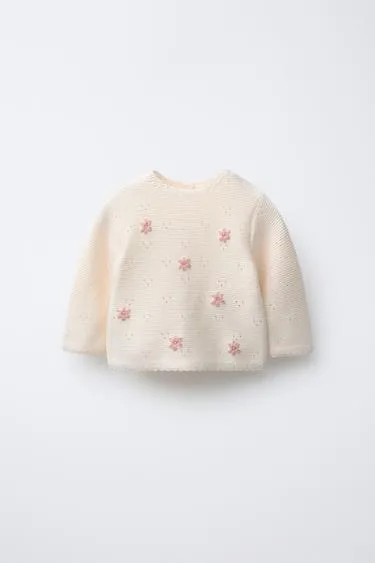 Вязаный джемпер с цветочной вышивкой