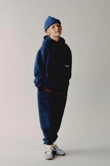 Джоггеры из мягкой ткани с надписью