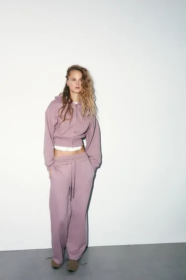 Брюки прямого кроя из мягкой ткани