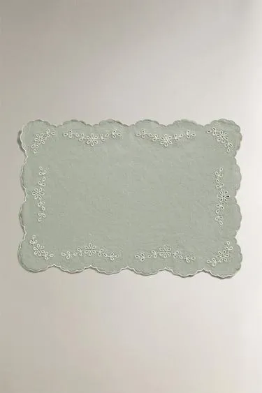 Плетеная подставка с вышивкой кроше- Заказать в России