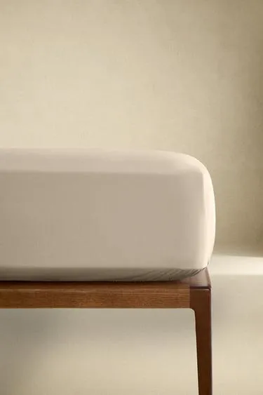 Простынь с резинкой PERCALE | на матрас до 40 см (300 нитей)- Заказать в России