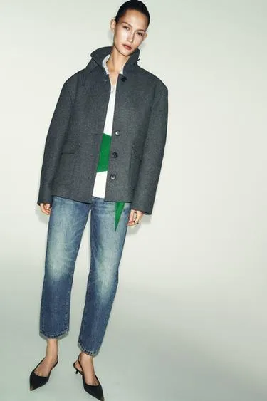 Короткое пальто из смесовой шерсти с воротником-стойкой- Заказать в России