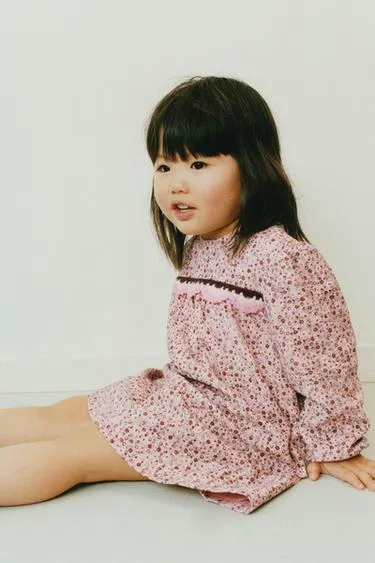 Платье с цветочным принтом и кружевом кроше- Заказать в России