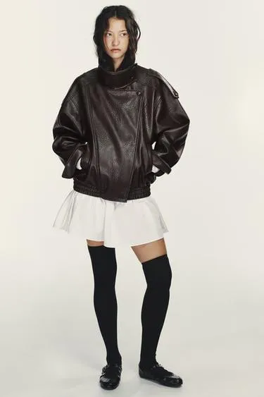 Балетки из лакированной искусственной кожи с пряжками