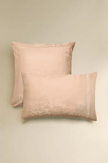 Наволочка из сатина с жаккардовым узором