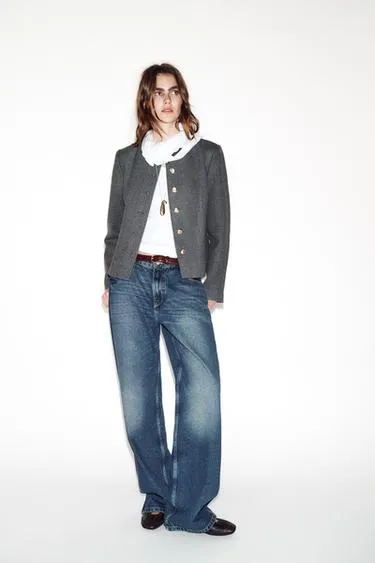 Zara Блейзер облегающего кроя с круглым вырезом