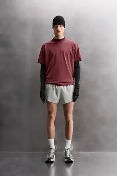 Легкие шорты для бега