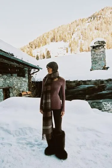 Футболка в рубчик с длинными рукавами