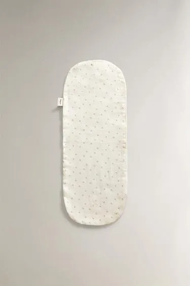 Детский плечевой слюнявчик с цветочным узором- Заказать в России