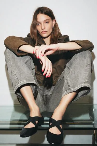 Кожаные балетки с перекрестными ремешками