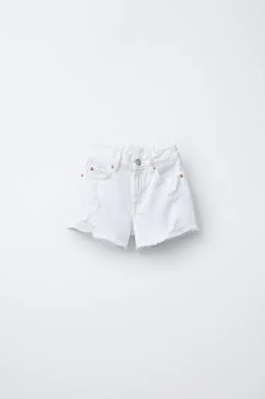 Джинсовые шорты с разрезами