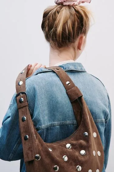 Сумка с заклепками