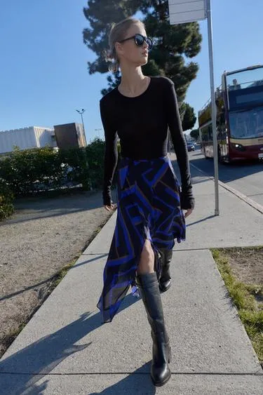 Юбка миди асимметричного кроя с принтом- Заказать в России