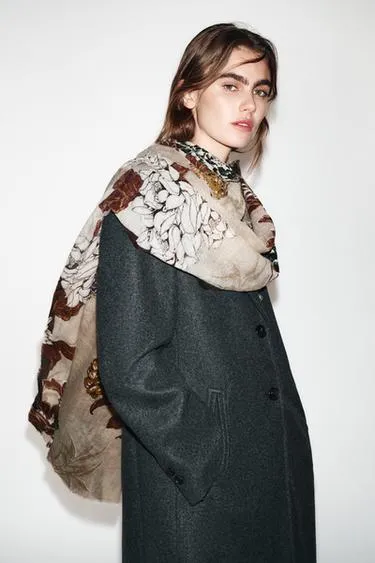 Шарф с цветочным принтом