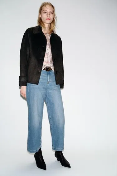 Короткое пальто из шерсти