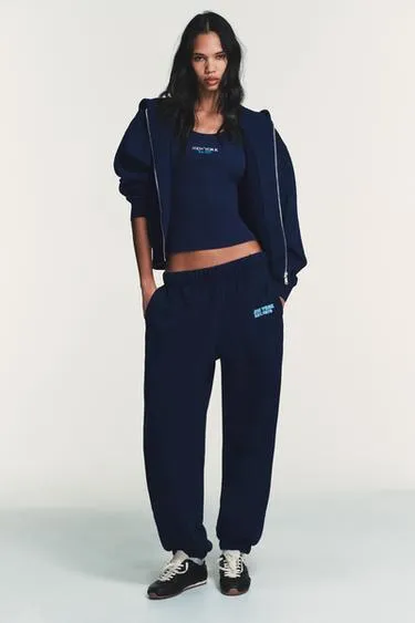 Толстовка с капюшоном и надписью- Заказать в России