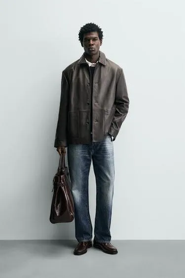 Кожаная куртка с карманами