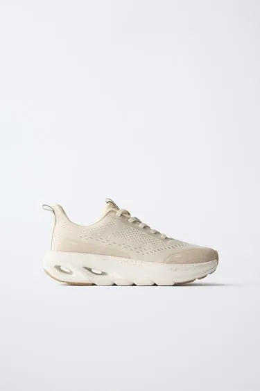 Кроссовки с деталями на подошве- Заказать в России