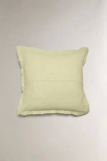 Подушка со строгаными штрихами