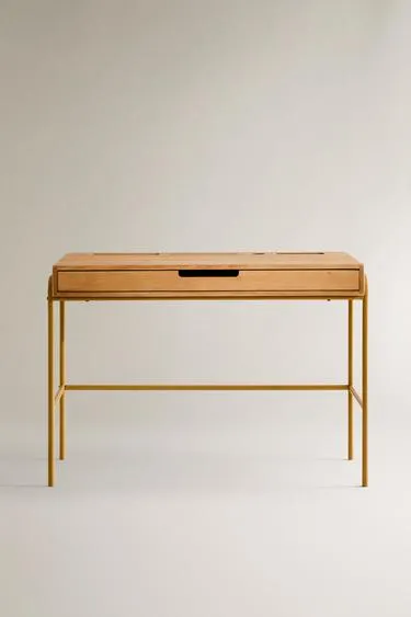 Детский деревянный стол