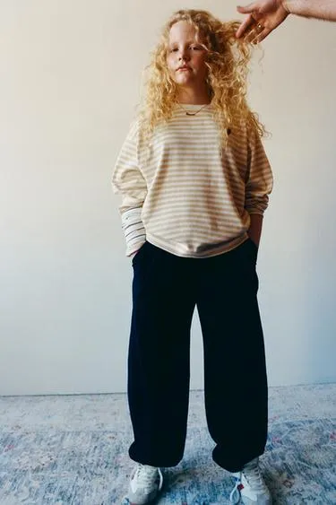 Лонгслив в полоску с вышитым сердцем