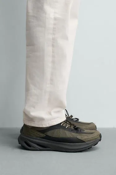 Спортивные кроссовки- Заказать в России