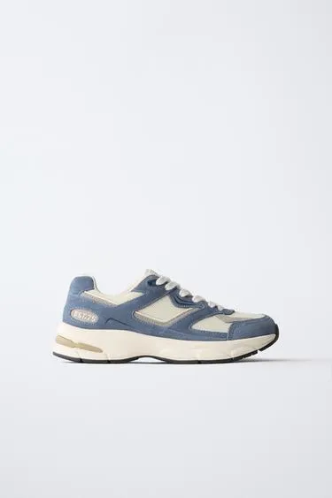 Кроссовки из разных материалов