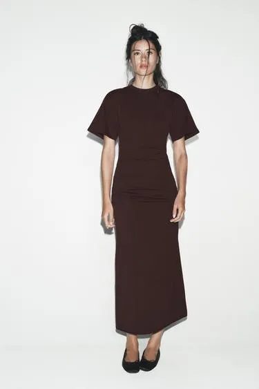 Длинное платье со сборками