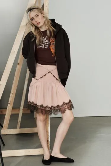 Толстовка с капюшоном из неопреновой ткани