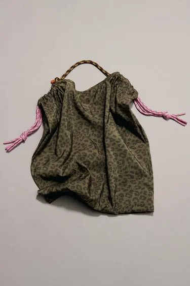 Нейлоновая сумка-шопер с анималистическим принтом